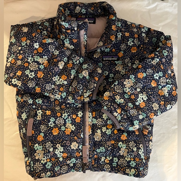 Patagonia floral puffy jacket, Size 3T - Picture 3 of 4